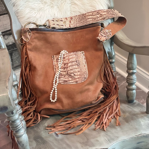 Unleash Your Inner Cowgirl with Our Hair-On-Hide Leather Purse! - Picture 4 of 5